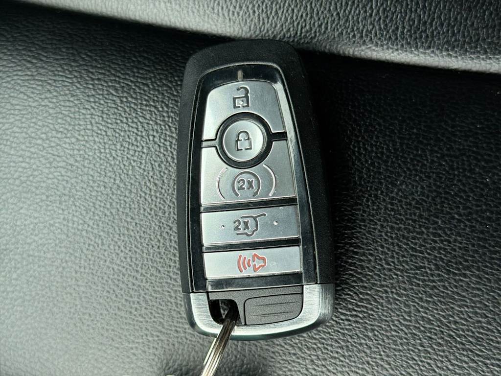 Thumbnail: 2021 Ford Edge - 17