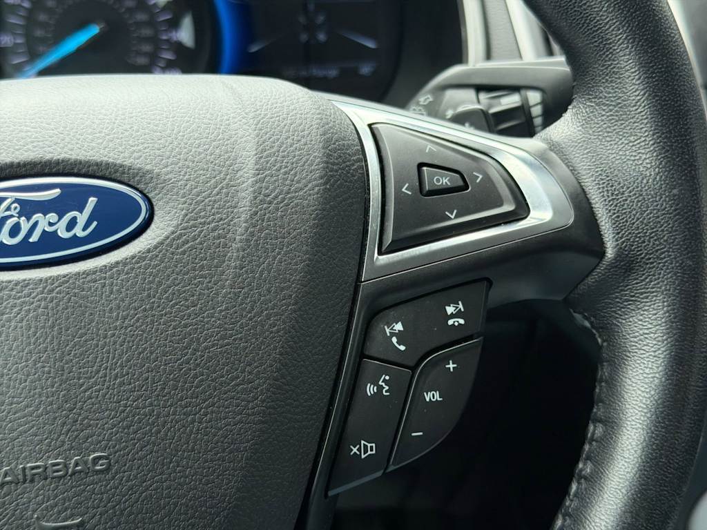 Thumbnail: 2021 Ford Edge - 32