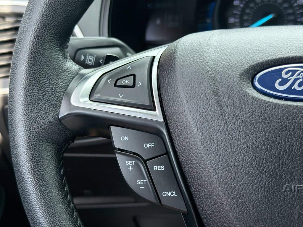 Thumbnail: 2022 Ford Edge - 31