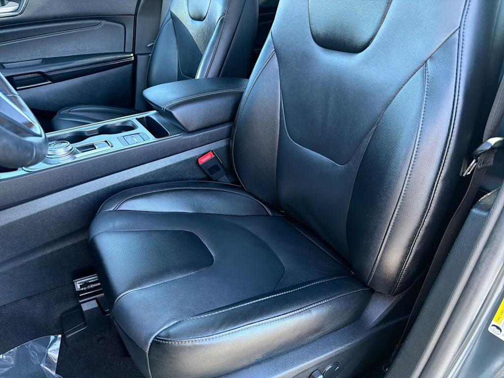 Thumbnail: 2022 Ford Edge - 8