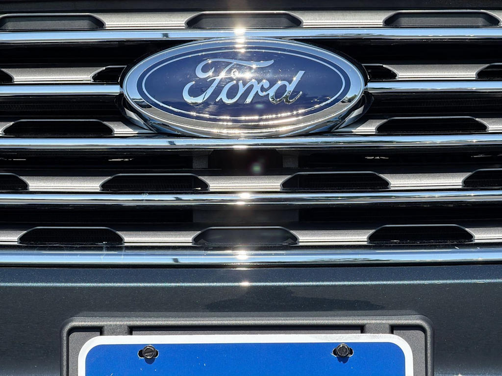 Thumbnail: 2022 Ford Edge - 25