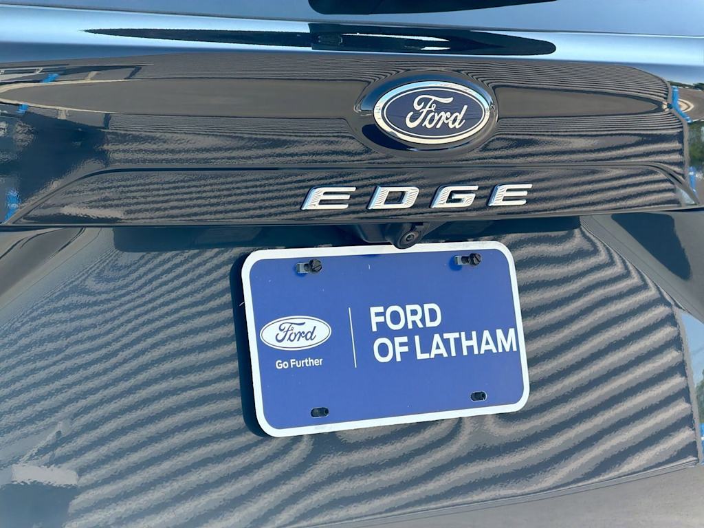 Thumbnail: 2022 Ford Edge - 12