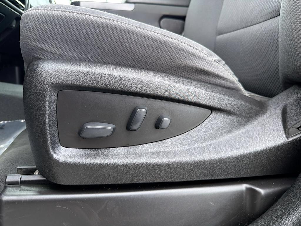 Thumbnail: 2019 Chevrolet Silverado 1500 - 28