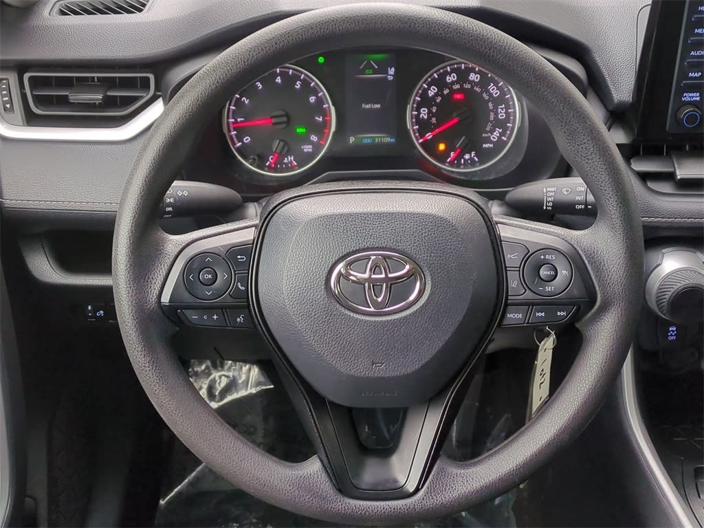 2022 Toyota RAV4 LE 14