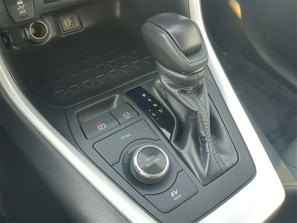 Thumbnail: 2023 Toyota RAV4 - 14