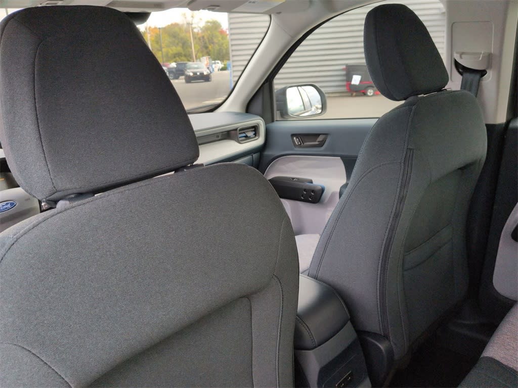 Thumbnail: 2025 Ford Maverick - 9