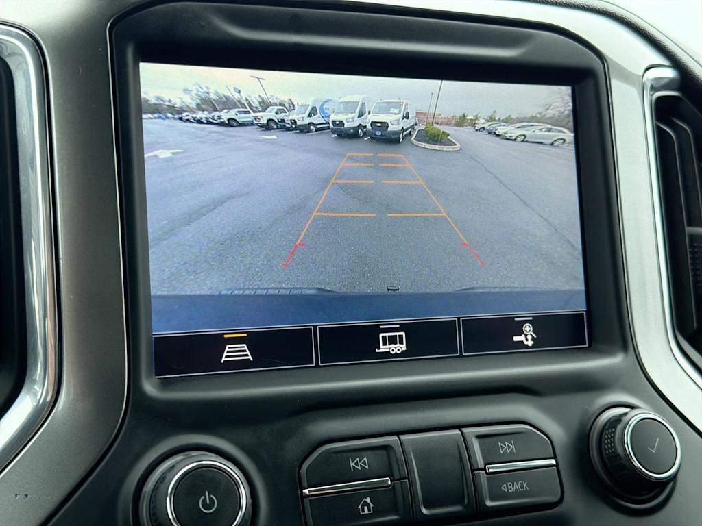 Thumbnail: 2021 Chevrolet Silverado 1500 - 32