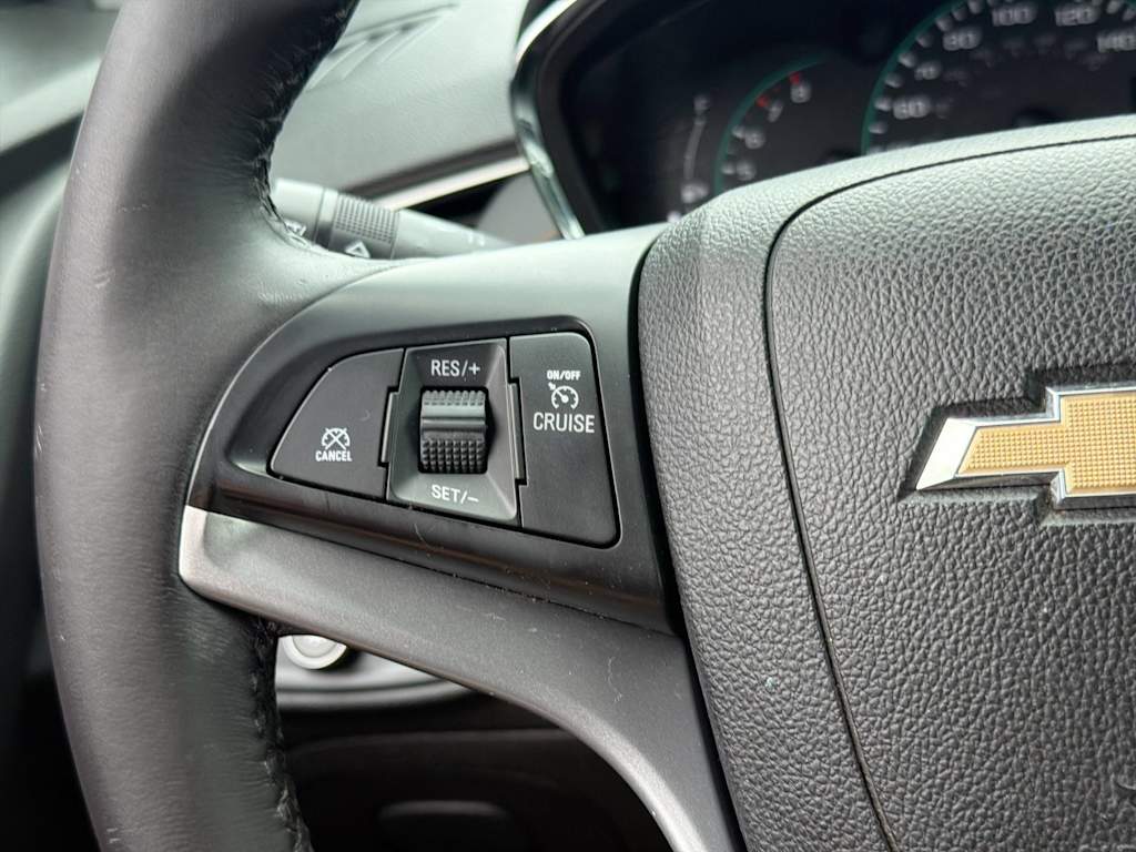 Thumbnail: 2017 Chevrolet Trax - 30