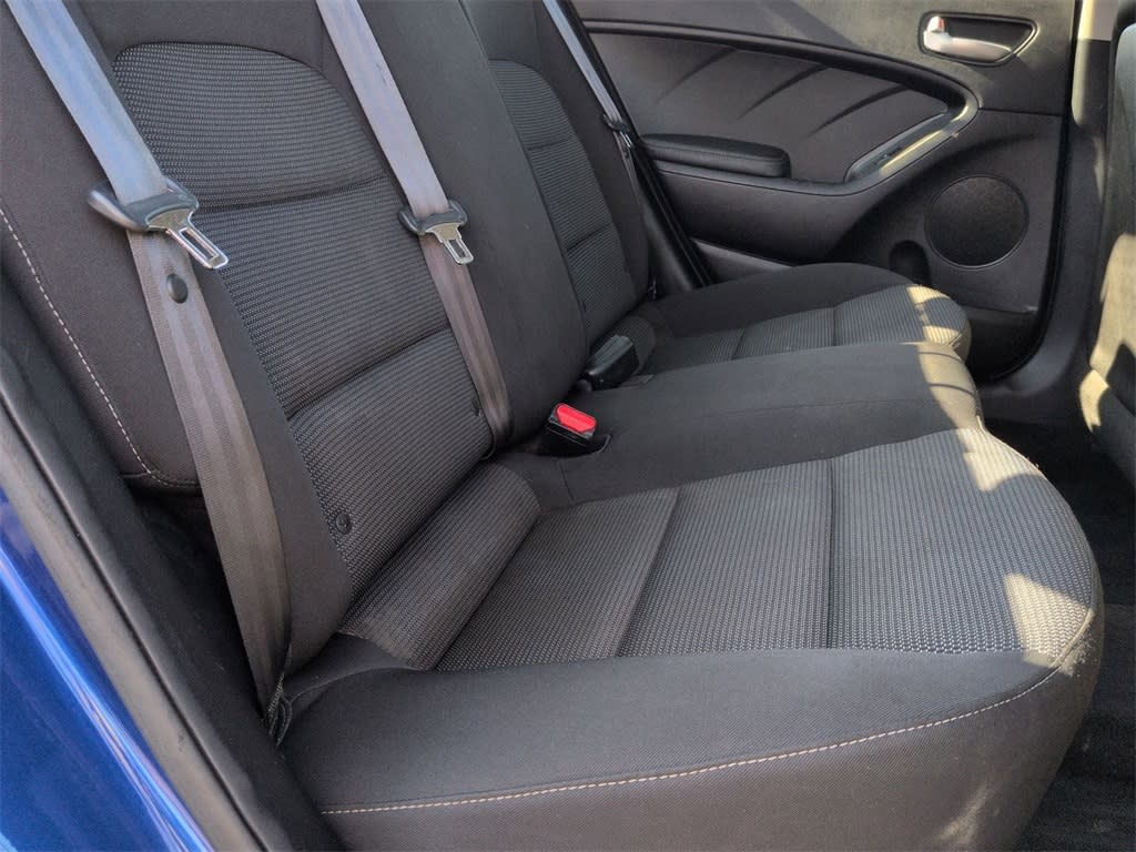 Thumbnail: 2017 Kia Forte - 30