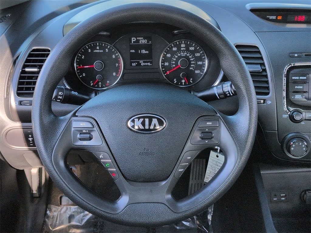 Thumbnail: 2017 Kia Forte - 12
