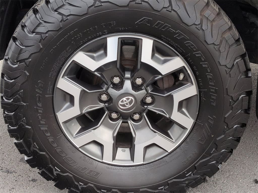 Thumbnail: 2017 Toyota Tacoma - 7