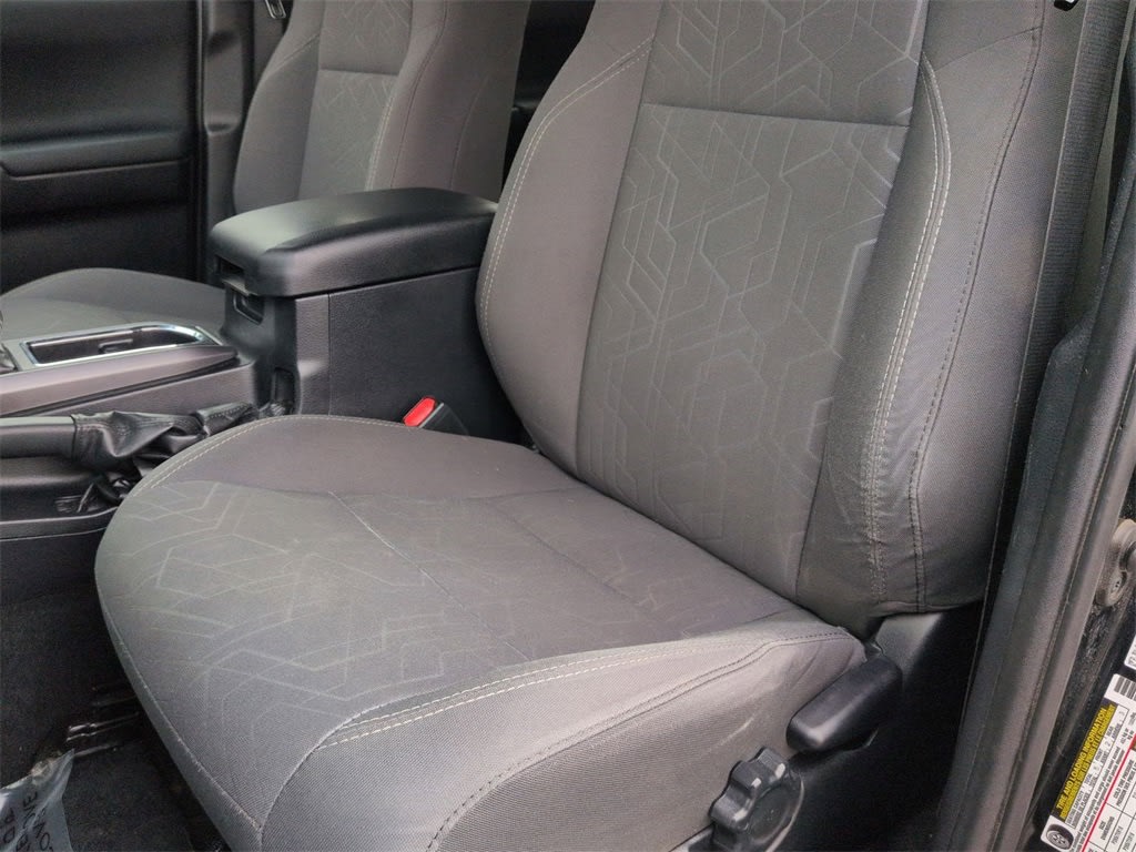 Thumbnail: 2017 Toyota Tacoma - 10