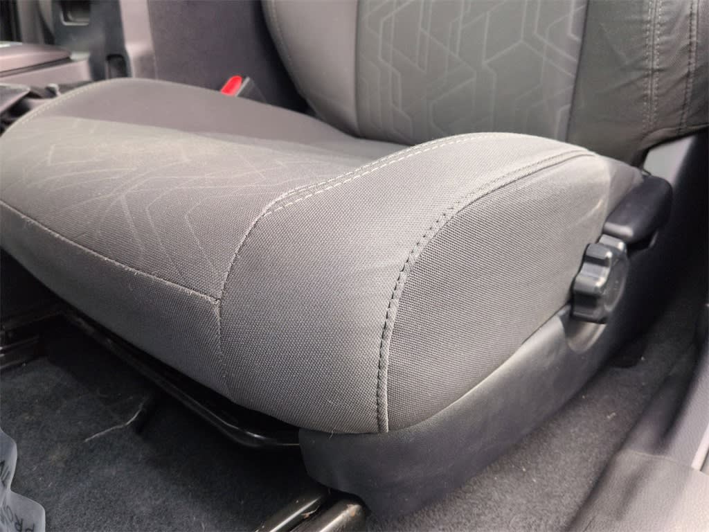 Thumbnail: 2017 Toyota Tacoma - 11