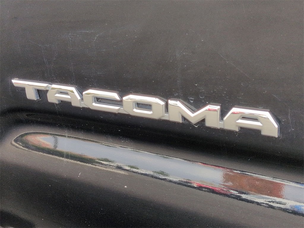 Thumbnail: 2017 Toyota Tacoma - 25