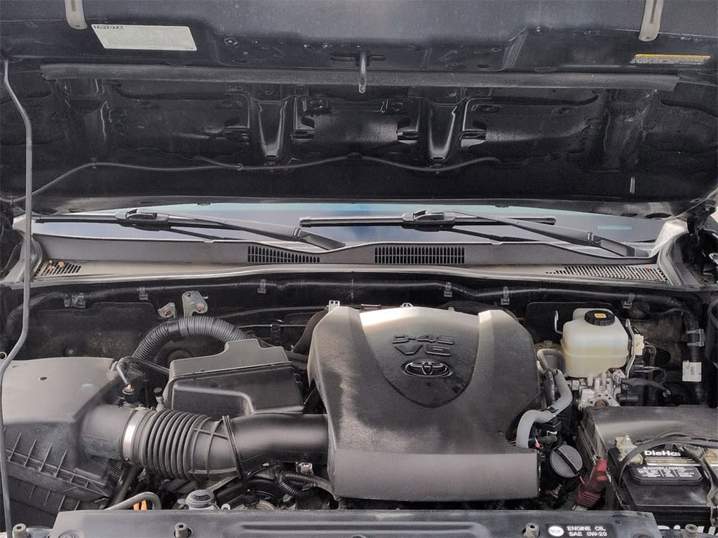 Thumbnail: 2017 Toyota Tacoma - 8