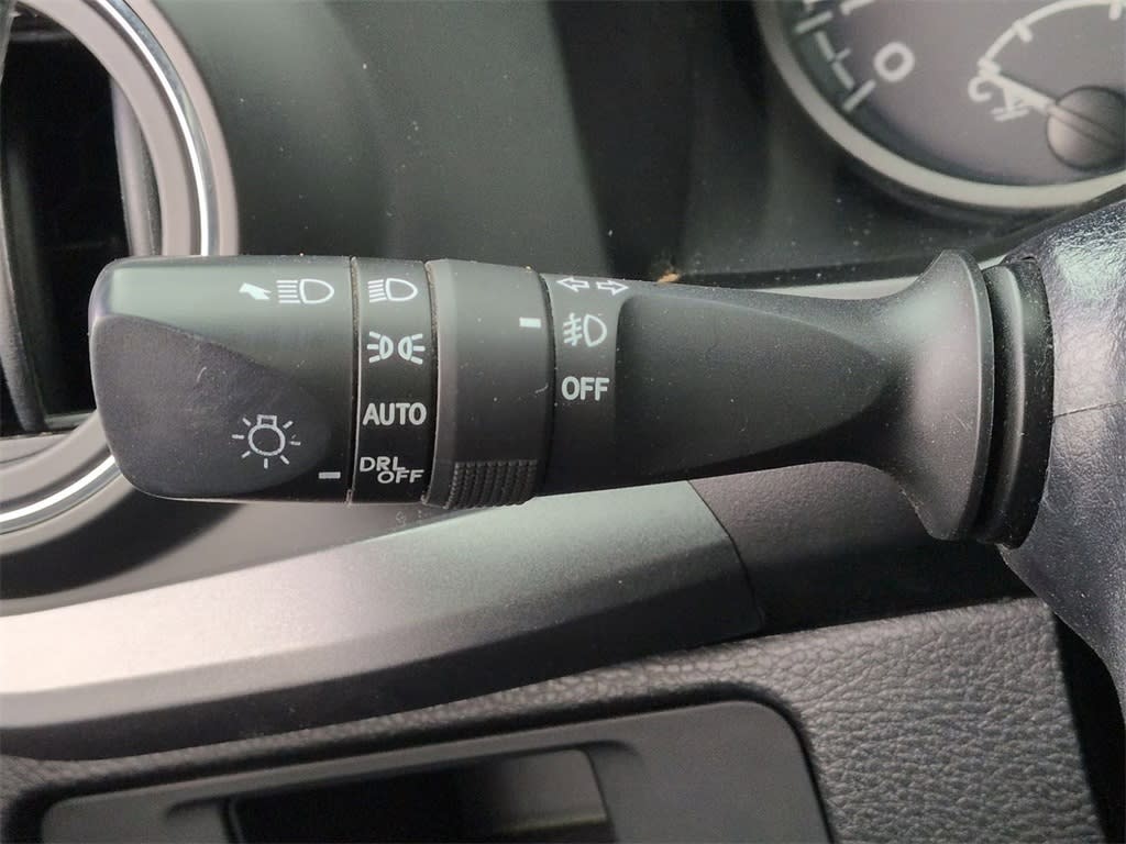 Thumbnail: 2017 Toyota Tacoma - 15