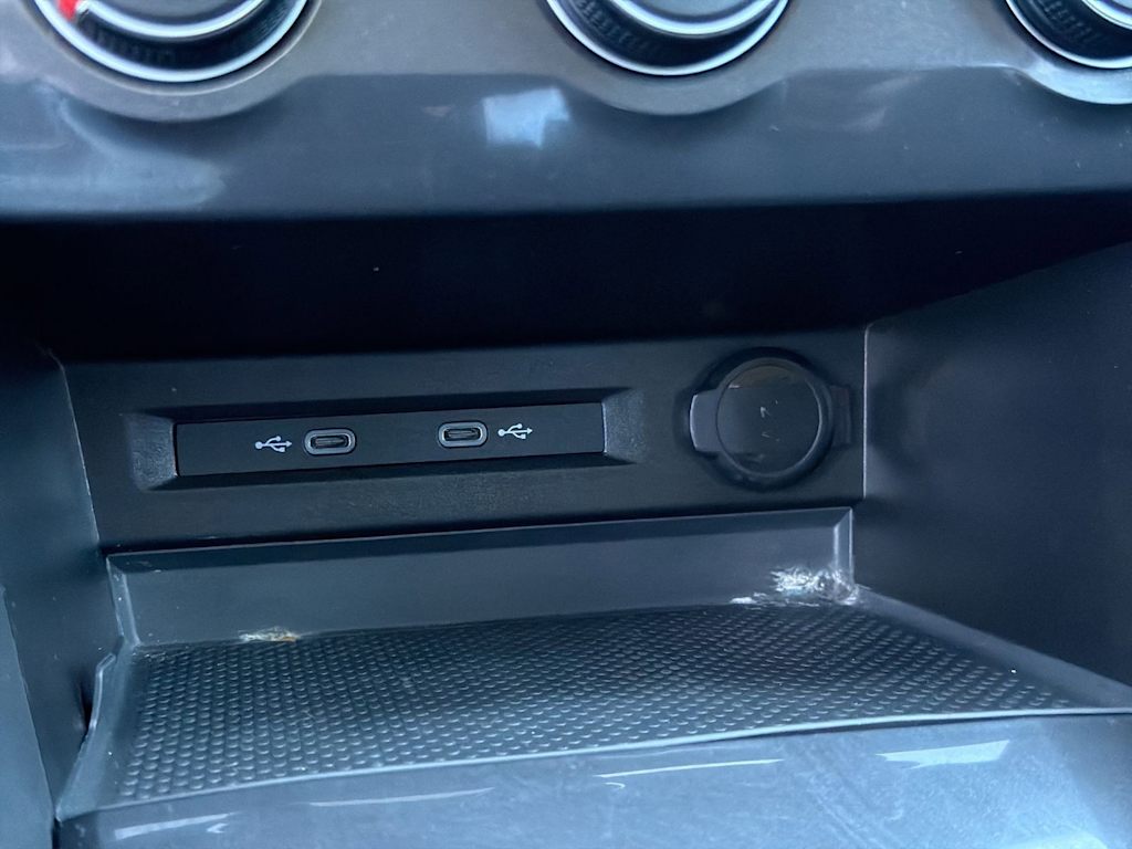 Thumbnail: 2021 Volkswagen Tiguan - 17