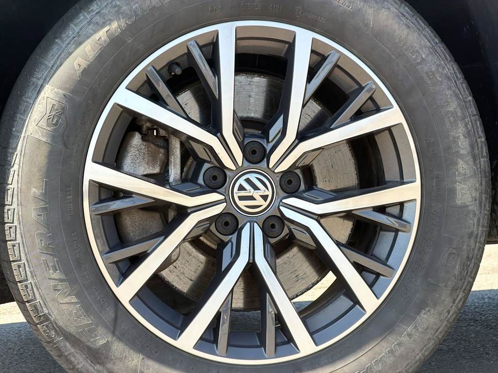 Thumbnail: 2021 Volkswagen Tiguan - 7