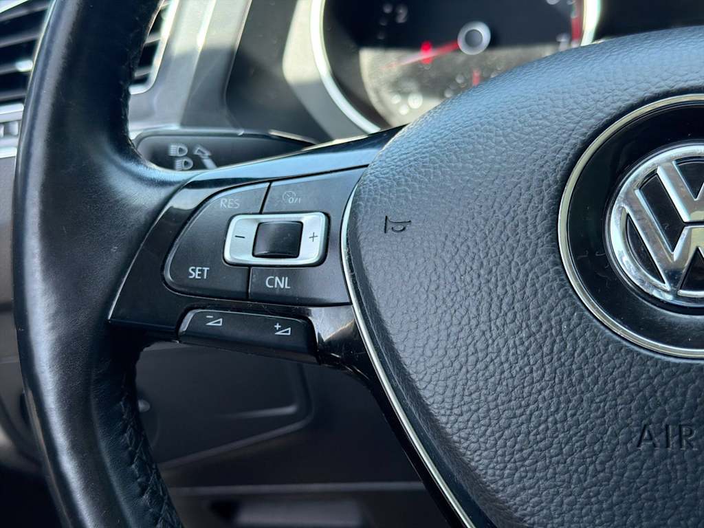 Thumbnail: 2018 Volkswagen Tiguan - 31