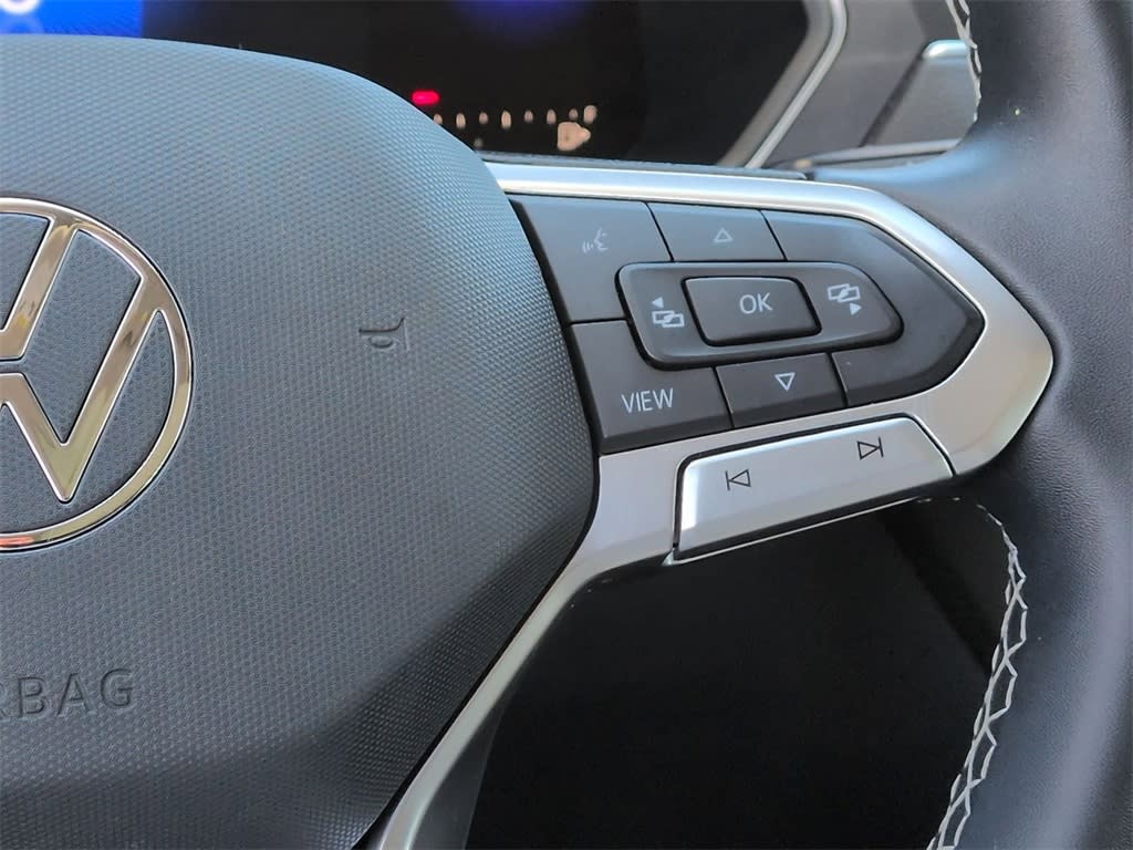 Thumbnail: 2022 Volkswagen Tiguan - 33