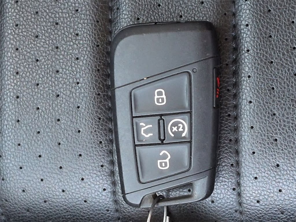 Thumbnail: 2022 Volkswagen Tiguan - 38