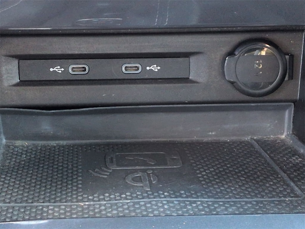 Thumbnail: 2022 Volkswagen Tiguan - 17