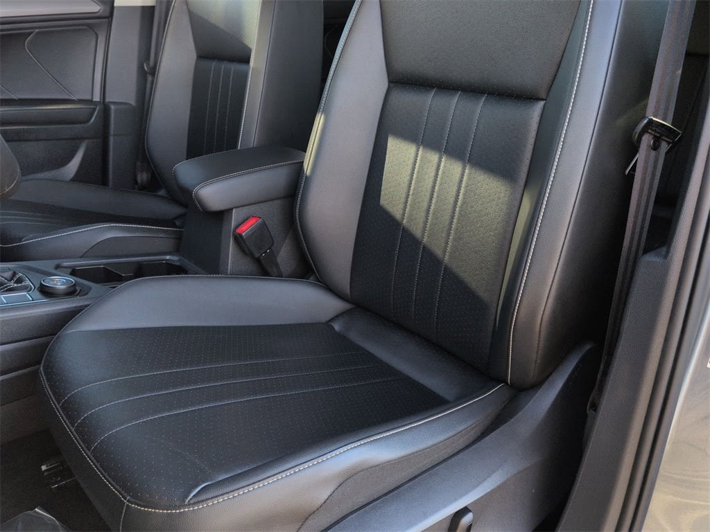 Thumbnail: 2022 Volkswagen Tiguan - 27