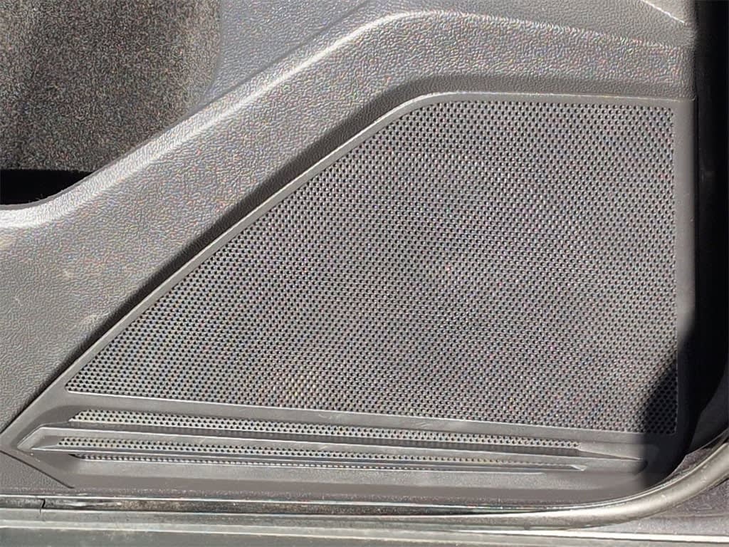 Thumbnail: 2022 Volkswagen Tiguan - 11