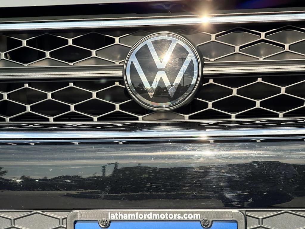 Thumbnail: 2023 Volkswagen Taos - 7