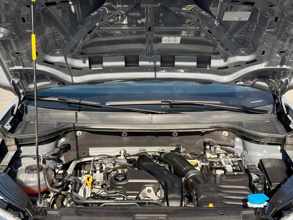 Thumbnail: 2023 Volkswagen Taos - 9