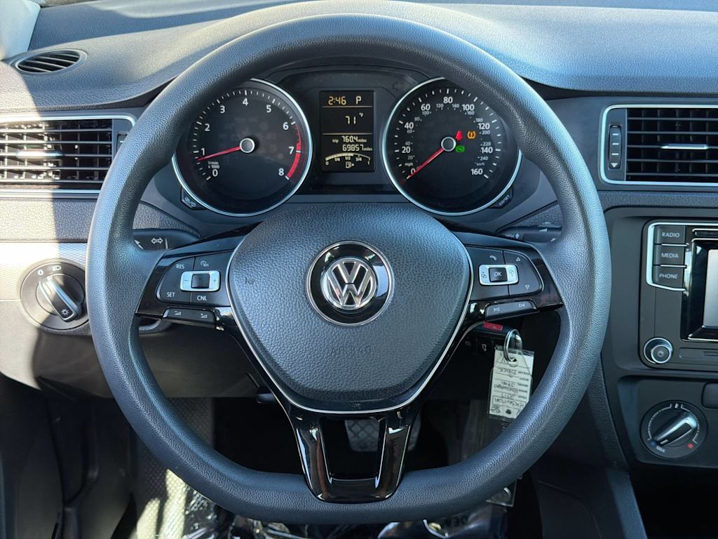Thumbnail: 2017 Volkswagen Jetta - 11
