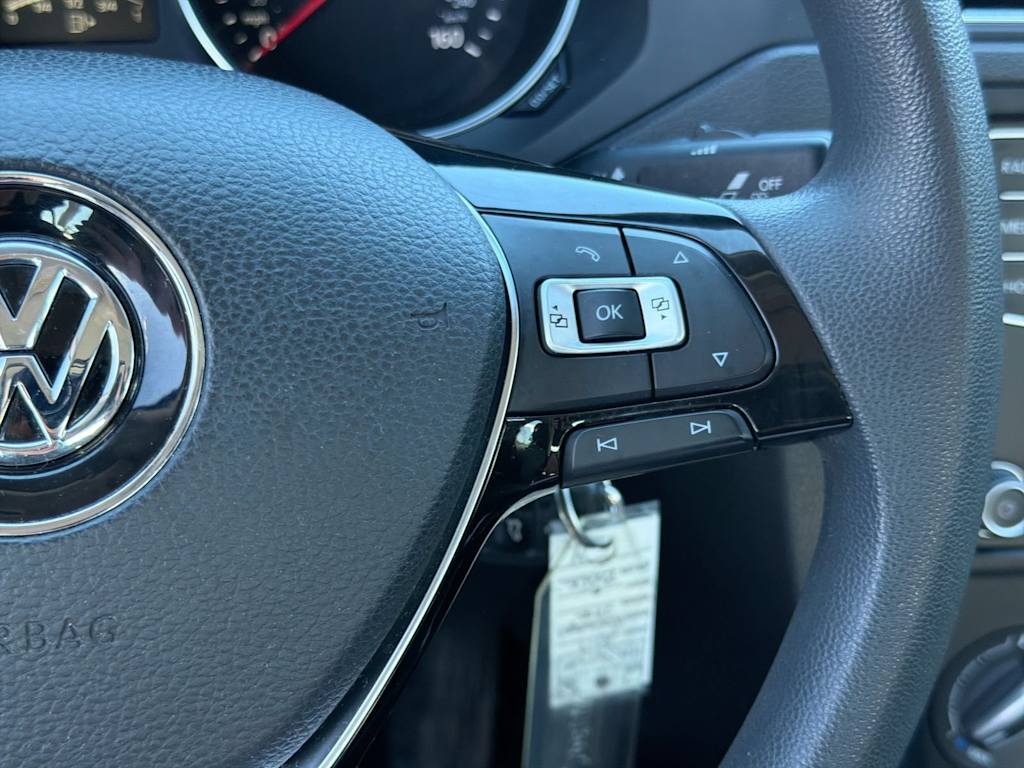 Thumbnail: 2017 Volkswagen Jetta - 31