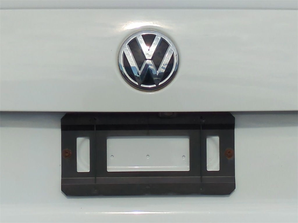 Thumbnail: 2017 Volkswagen Jetta - 6