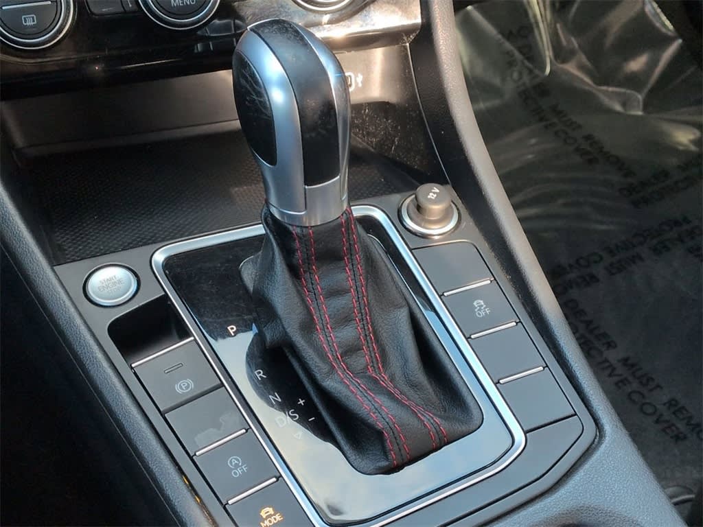 Thumbnail: 2019 Volkswagen Jetta - 14