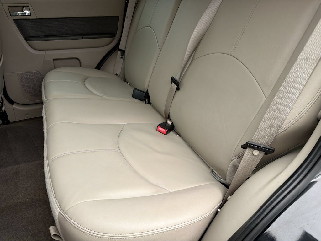 Thumbnail: 2011 Mercury Mariner - 27