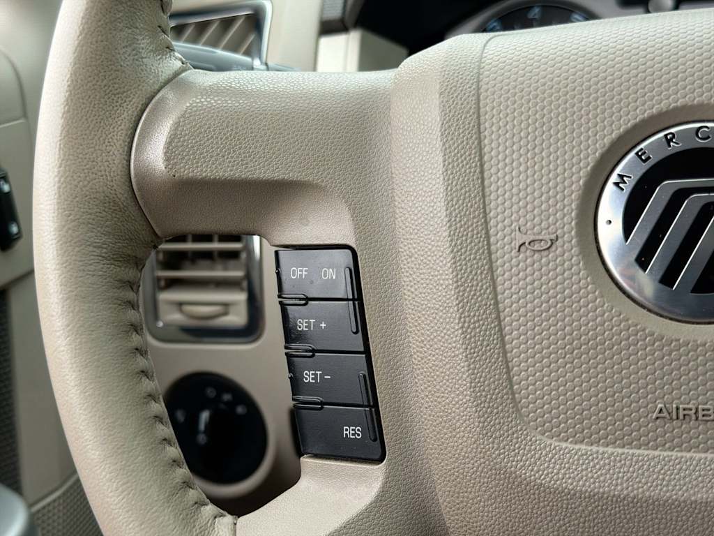 Thumbnail: 2011 Mercury Mariner - 30