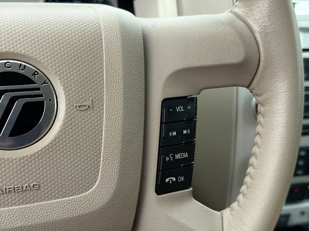 Thumbnail: 2011 Mercury Mariner - 31