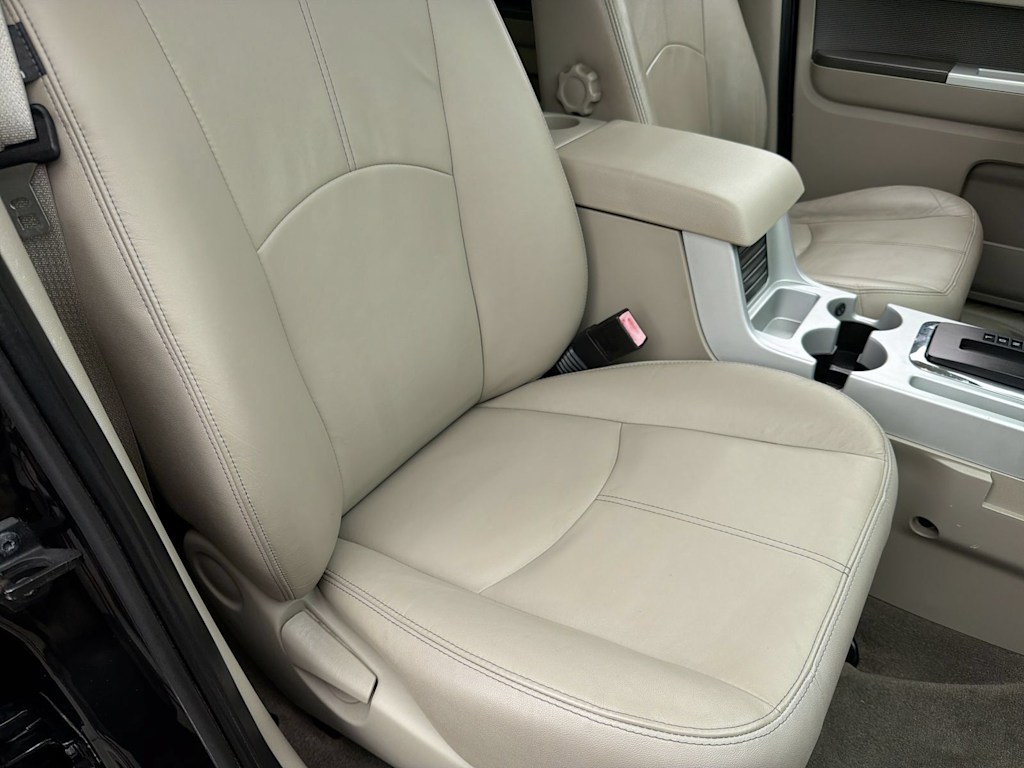 Thumbnail: 2011 Mercury Mariner - 29