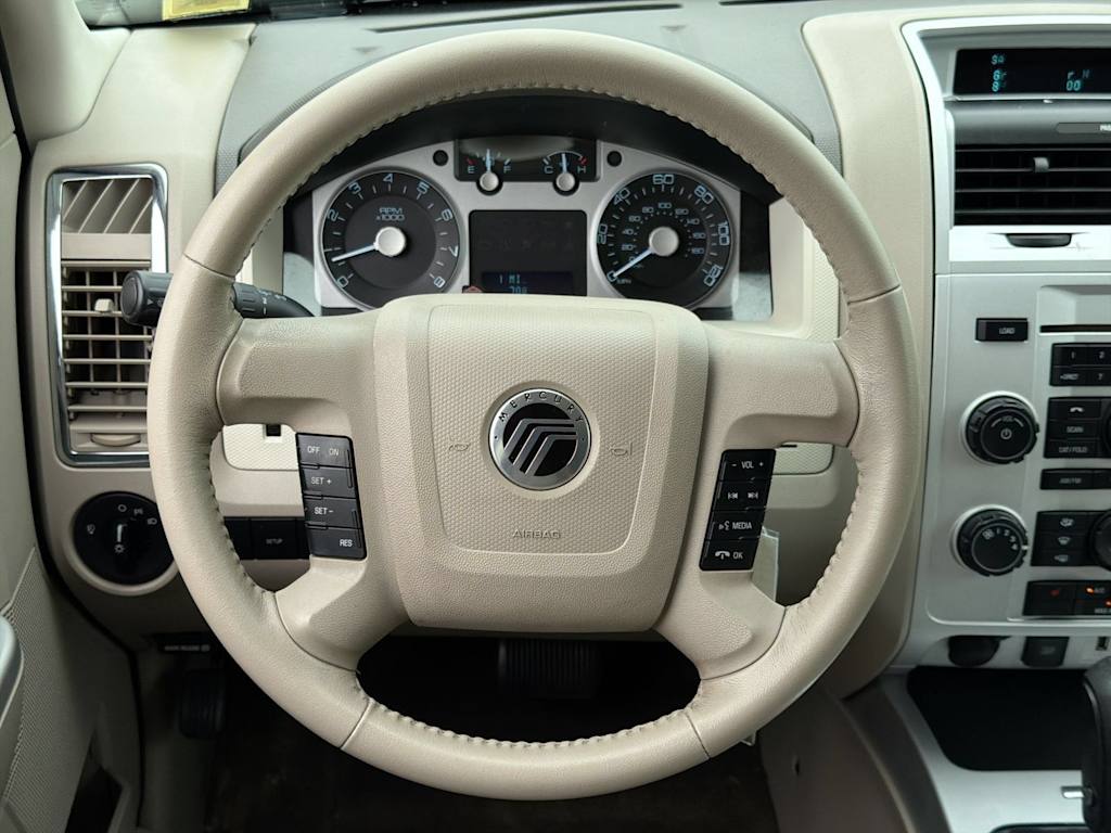 Thumbnail: 2011 Mercury Mariner - 13