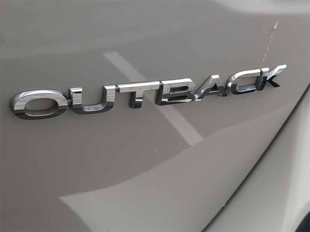 2022 Subaru Outback Limited 26