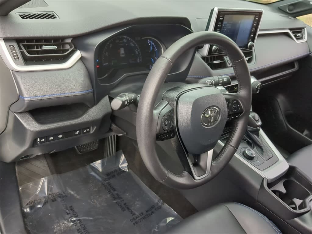 2021 Toyota RAV4 XSE 2