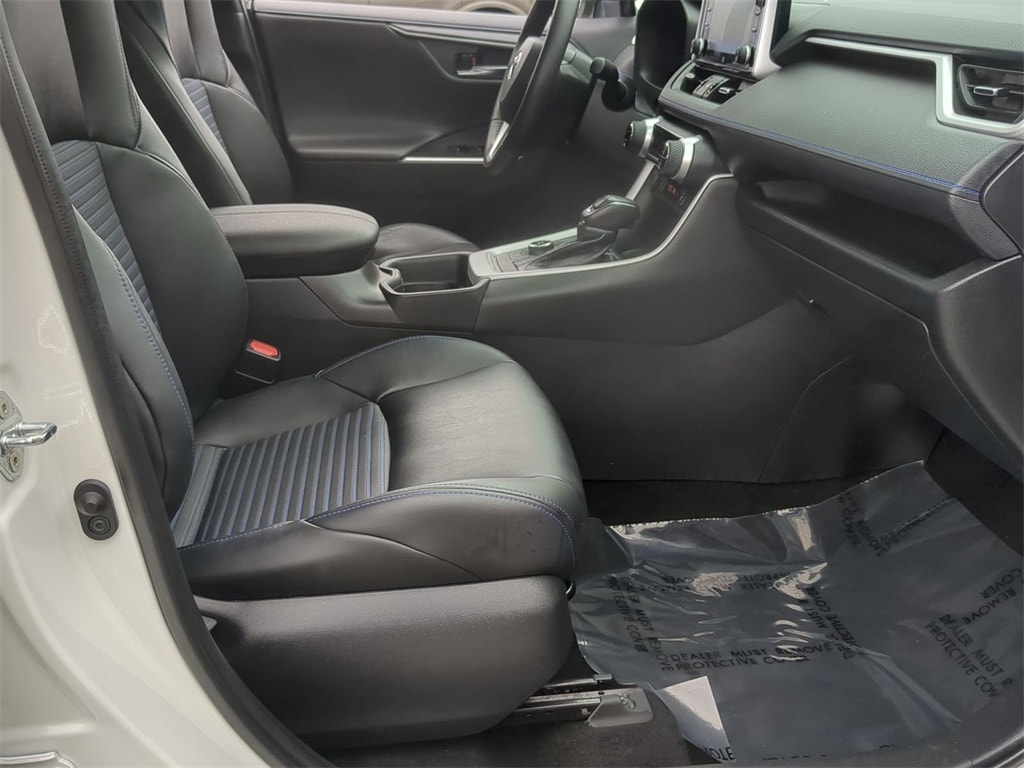 2021 Toyota RAV4 XSE 31