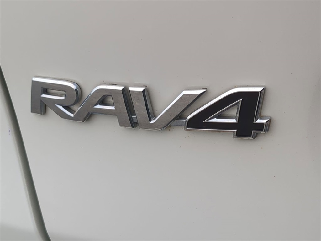 2021 Toyota RAV4 XSE 26