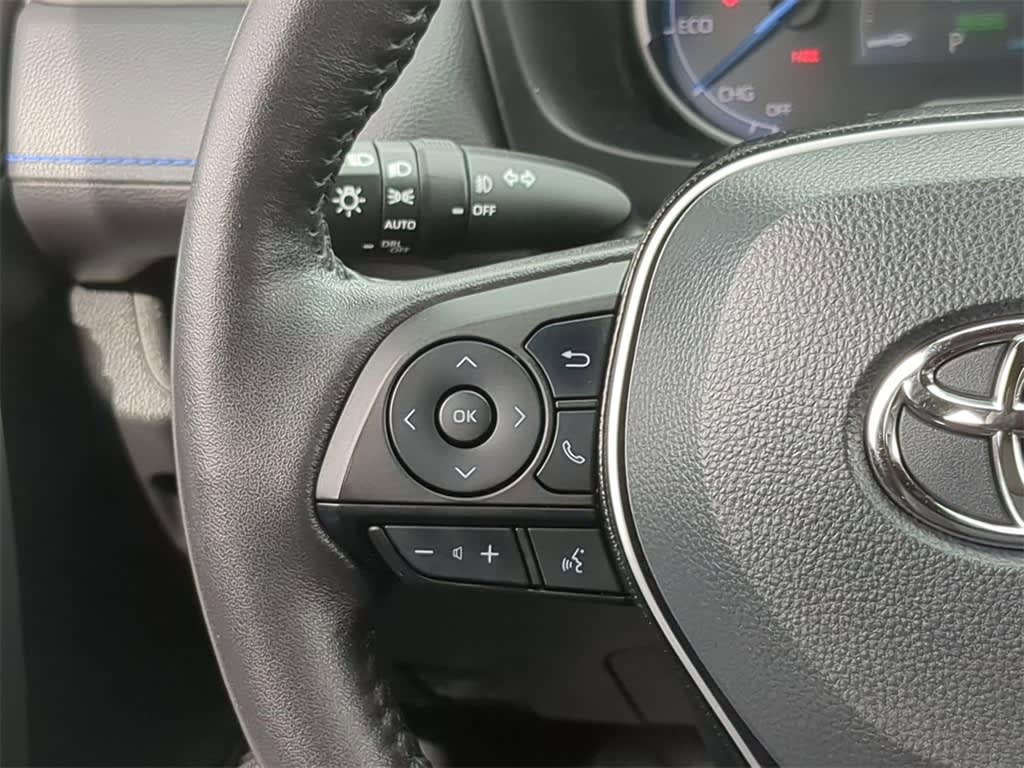 2021 Toyota RAV4 XSE 32