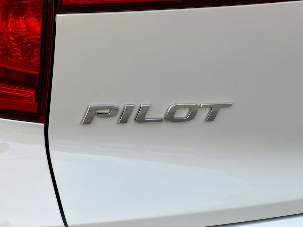Thumbnail: 2018 Honda Pilot - 25