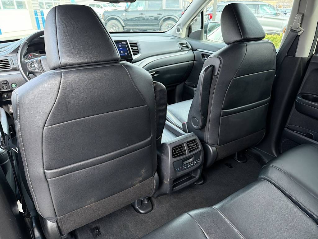 Thumbnail: 2018 Honda Pilot - 12