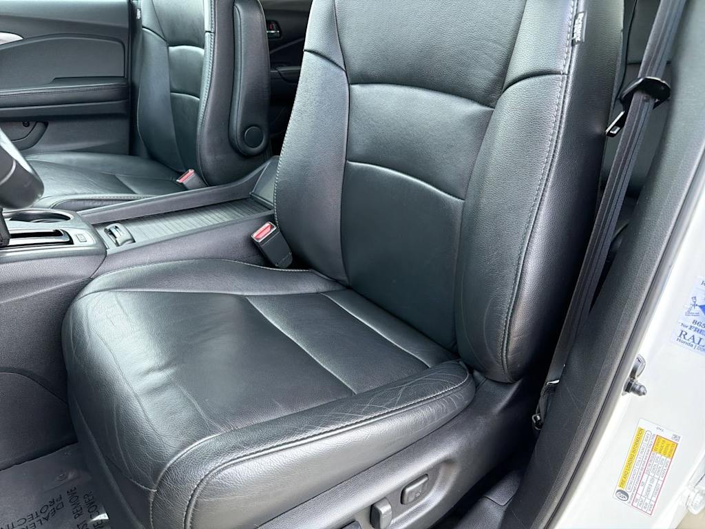 Thumbnail: 2018 Honda Pilot - 10