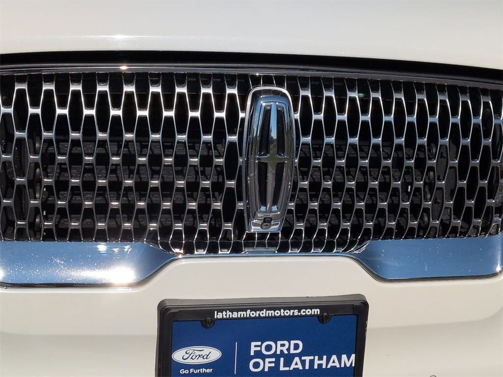 Thumbnail: 2020 Lincoln Aviator - 18