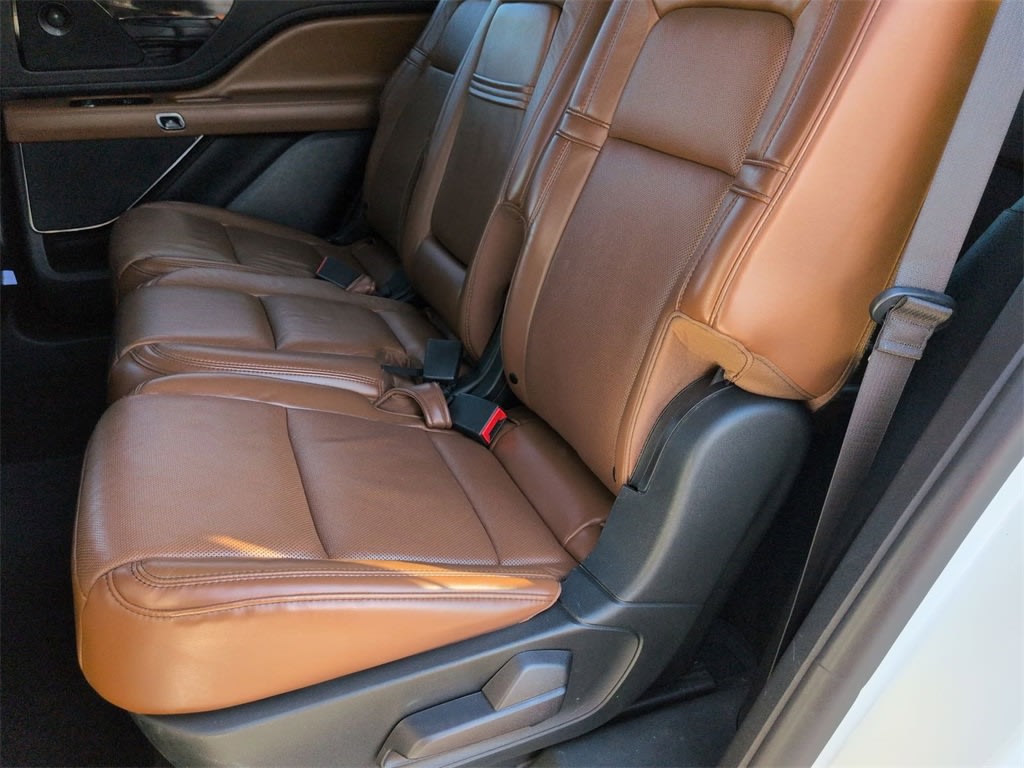 Thumbnail: 2020 Lincoln Aviator - 12