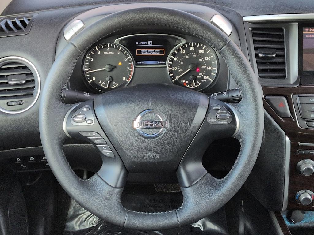 Thumbnail: 2016 Nissan Pathfinder - 13